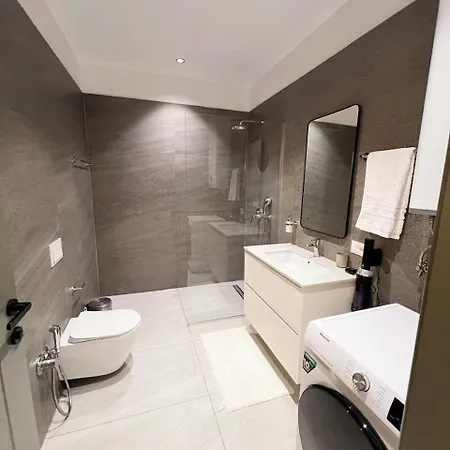 Modern New Apt, Prime Location&view Apartment *